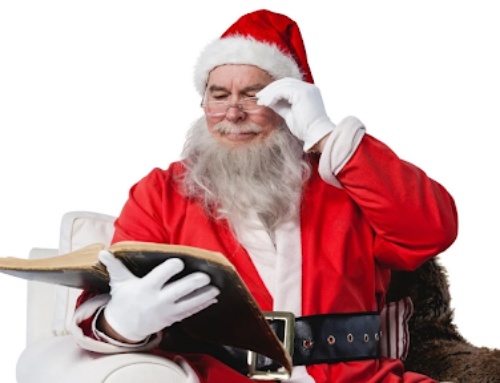 Papai Noel deixa de entregar presentes e é encontrado aos prantos de joelho diante de um livro que ele diz ser “o livro da vida”